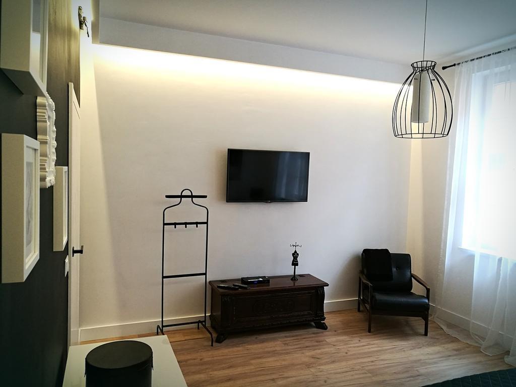 Black&White Apartment- Wierzbowa 5 Poznań Buitenkant foto