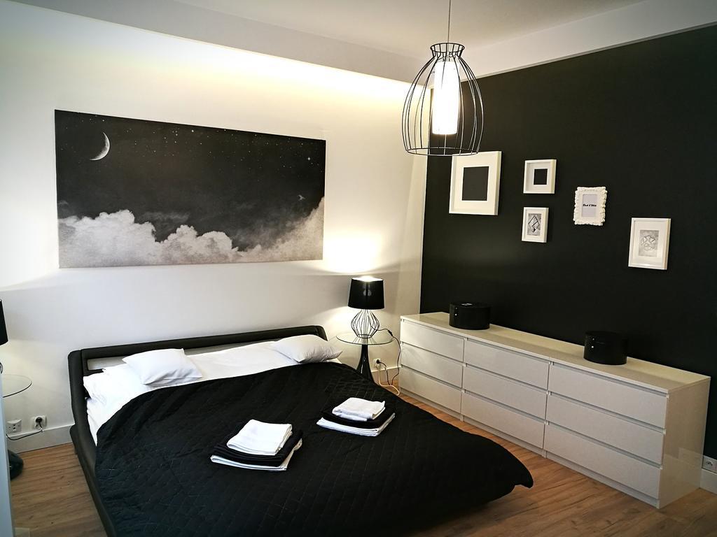 Black&White Apartment- Wierzbowa 5 Poznań Buitenkant foto