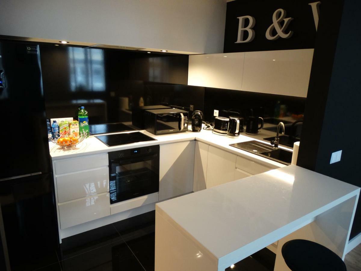 Black&White Apartment- Wierzbowa 5 Poznań Buitenkant foto